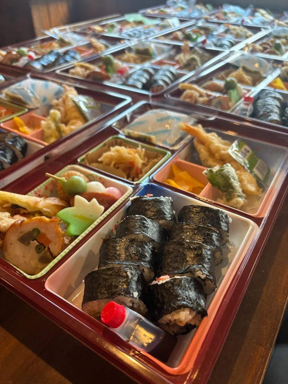 仕出し弁当承ります。